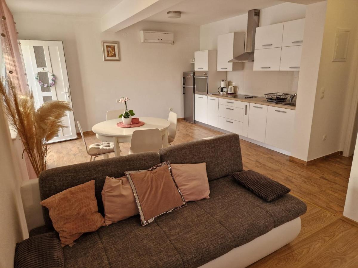 Apartment Dome Биоград на Мору Екстериор снимка